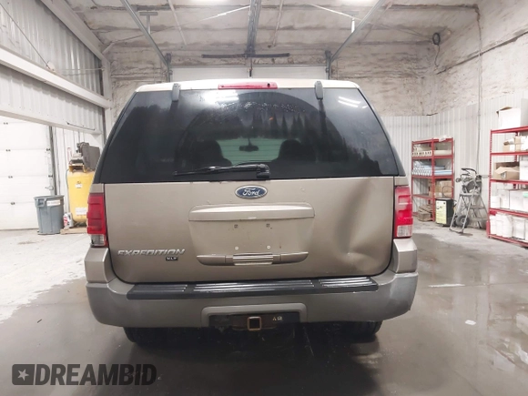 2003 Ford Expedition Special Service with VIN 1FMPU15L43LC37911, listed as a IAAI auction lot 41220050 with 221,976 mi miles. Bid and sale history available at carsss.com. Image 16.