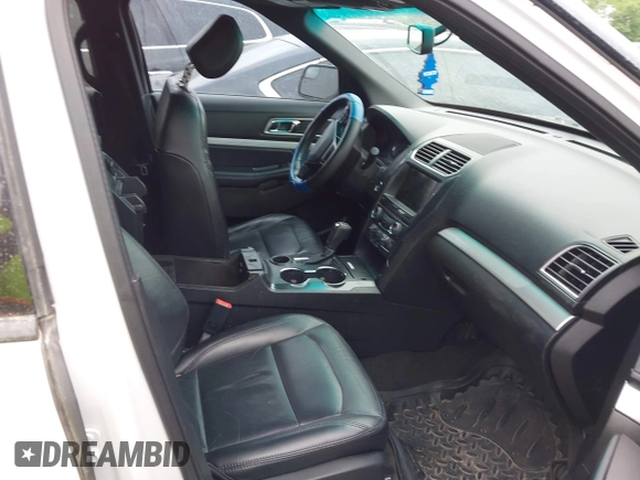 2016 Ford Explorer XLT with VIN 1FM5K7D83GGA82604, listed as a IAAI auction lot 42047962 with 198,270 mi miles and . Bid and sale history available at carsss.com. Image 5.