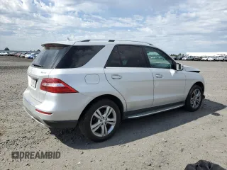 2015 Mercedes-Benz M 350 z VIN 4JGDA5HB1FA532065, wystawiony jako Copart lot #58346535 z przebiegiem 148 010 mil mil oraz Szkoda całkowita • Salvage title. Historia ofert i sprzedaży dostępna na DreamBid. Obrazek 3.