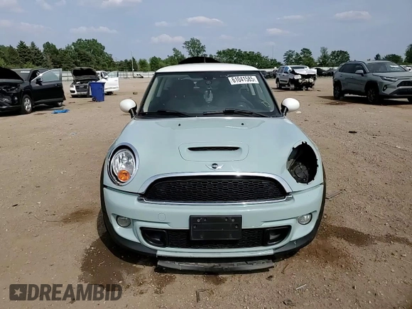 2013 MINI Hardtop S with VIN WMWSV3C52DT396033, listed as a Copart auction lot 61041585 with 83,873 mi miles and Salvage title. Bid and sale history available at DreamBid. Image 13.