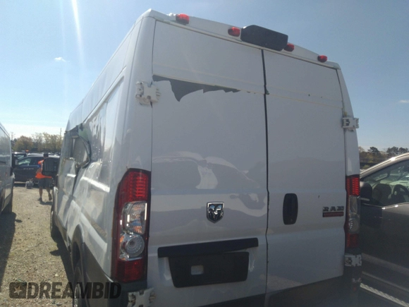 2018 Ram ProMaster Cargo with VIN 3C6URVJG3JE114543, listed as a IAAI auction lot 39218428 with 194,482 mi miles. Bid and sale history available at carsss.com. Image 3.