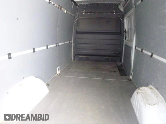 2013 Freightliner Sprinter z VIN WDYPE8CC0D5783595, wystawiony jako IAAI lot #42249933 z przebiegiem 181 969 mil mil oraz . Historia ofert i sprzedaży dostępna na DreamBid. Obrazek 1.