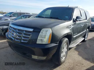 2008 Cadillac Escalade with VIN 1GYEC63868R200366, listed as a IAAI auction lot 41820968 with 190,559 mi miles. Bid and sale history available at carsss.com. Image 2.