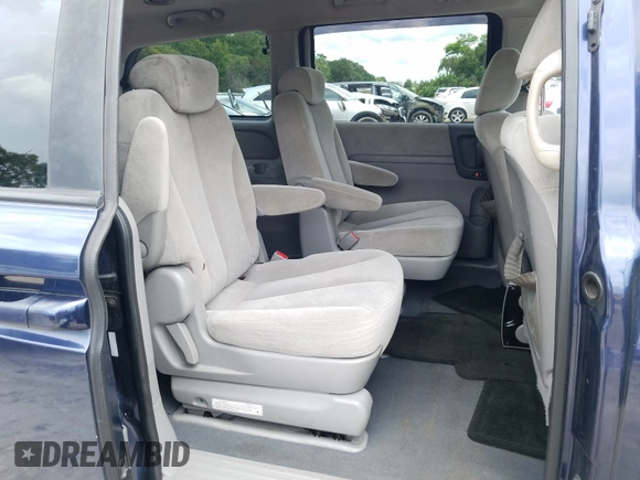 2008 Kia Sedona LX with VIN KNDMB233386236924, listed as a Copart auction lot 84745164 with 259,803 mi miles and Non Repairable. Bid and sale history available at carsss.com. Image 6.