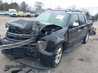2008 Chevrolet Avalanche 3LT z VIN 3GNFK12338G174676, wystawiony jako IAAI lot #41803141 z przebiegiem 149 119 mil mil oraz . Historia ofert i sprzedaży dostępna na DreamBid. Obrazek 2.