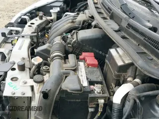 2016 Nissan Note SV z VIN 3N1CE2CP9GL407236, wystawiony jako IAAI lot #41908426 z przebiegiem 102 404 mil mil oraz . Historia ofert i sprzedaży dostępna na DreamBid. Obrazek 20.