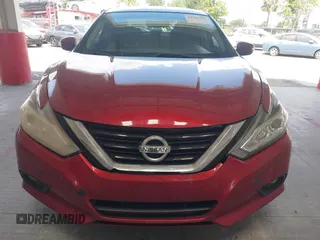 2018 Nissan Altima 2.5 S with VIN 1N4AL3AP5JC212083, listed as a IAAI auction lot 42181501 with 112,031 mi miles. Bid and sale history available at carsss.com. Image 13.