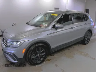 2024 Volkswagen Tiguan SE with VIN 3VV3B7AX9RM084536, listed as a IAAI auction lot 42708274 with 33,250 mi miles and . Bid and sale history available at DreamBid. Image 10.