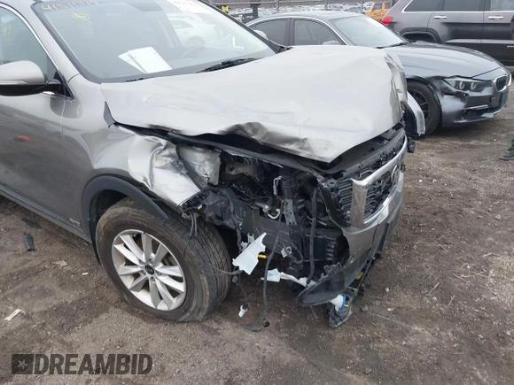 2019 Kia Sorento LX with VIN 5XYPGDA33KG508972, listed as a IAAI auction lot 41511319 with 88,285 mi miles. Bid and sale history available at carsss.com. Image 6.
