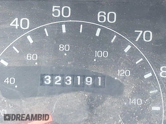 2000 Ford Super Duty F-250 XL with VIN 1FTNW21F5YEB57752, listed as a IAAI auction lot 40702428 with 323,191 mi miles. Bid and sale history available at carsss.com. Image 16.