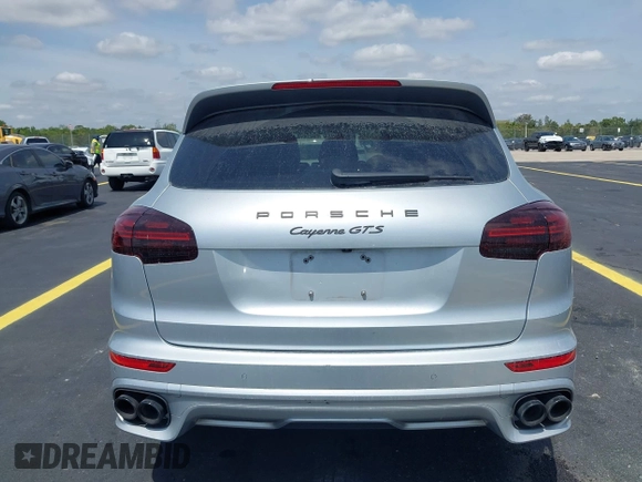 2016 Porsche Cayenne GTS z VIN WP1AD2A27GLA76018, wystawiony jako IAAI lot #42209515 z przebiegiem 49 432 mil mil oraz . Historia ofert i sprzedaży dostępna na DreamBid. Obrazek 16.