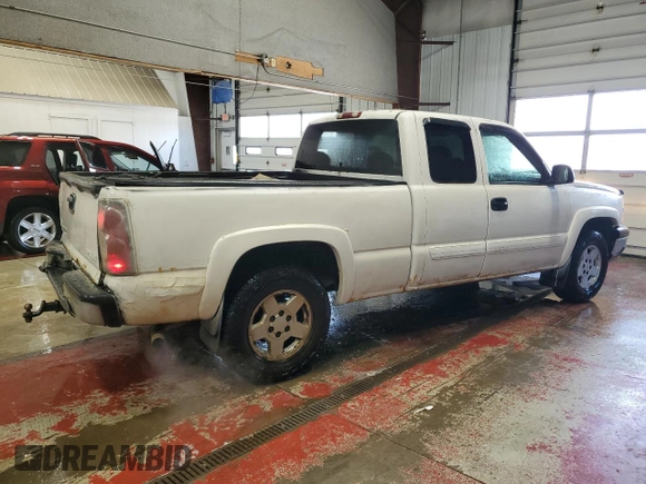 2004 Chevrolet Silverado 1500 Z71 with VIN 2GCEK19T741216487, listed as a Copart auction lot 54957665 with 148,699 mi miles and Clean Title. Bid and sale history available at DreamBid. Image 3.