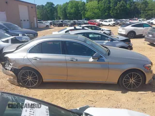 2019 Mercedes-Benz C 300 z VIN 55SWF8DB8KU308975, wystawiony jako IAAI lot #42144543 z przebiegiem 23 566 mil mil oraz . Historia ofert i sprzedaży dostępna na DreamBid. Obrazek 13.