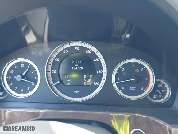 2011 Mercedes-Benz E-Class E 350 Luxury BlueTEC with VIN WDDHF2EB8BA313386, listed as a IAAI auction lot 41367647 with 124,720 mi miles. Bid and sale history available at carsss.com. Image 7.