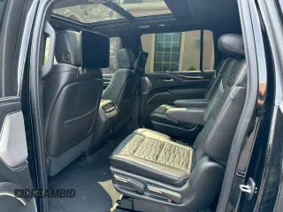 2021 Cadillac Escalade ESV 4WD Premium Luxury Platinum z VIN 1GYS4MKL8MR367932, wystawiony jako Copart lot #60240855 z przebiegiem 182 308 mil mil oraz Czysty tytuł • Clean title. Historia ofert i sprzedaży dostępna na DreamBid. Obrazek 8.