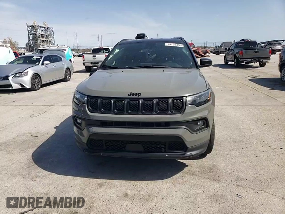 2023 Jeep Compass Altitude z VIN 3C4NJDBN2PT556911, wystawiony jako Copart lot #47703495 z przebiegiem 36 092 mil mil oraz Szkoda całkowita • Salvage title. Historia ofert i sprzedaży dostępna na DreamBid. Obrazek 12.