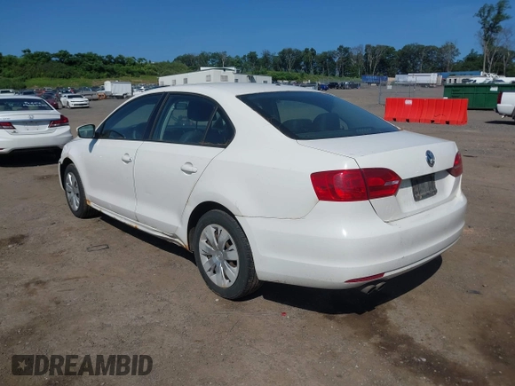 2012 Volkswagen Jetta SE with VIN 3VWDP7AJ0CM306577, listed as a IAAI auction lot 42585620 with 235,667 mi miles and . Bid and sale history available at DreamBid. Image 3.