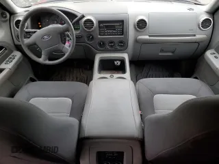 2004 Ford Expedition Special Service with VIN 1FMPU16L34LB69214, listed as a Copart auction lot 43988735 with 225,671 mi miles and Salvage Title. Bid and sale history available at carsss.com. Image 8.