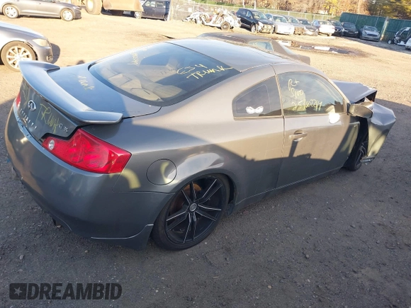 2005 Infiniti G35 Coupe with VIN JNKCV54E55M400281, listed as a IAAI auction lot 41737274 with 999,999 mi miles. Bid and sale history available at carsss.com. Image 4.
