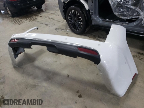2020 Chrysler Pacifica Touring L with VIN 2C4RC1BGXLR128514, listed as a Copart auction lot 57333635 with 71,109 mi miles and Salvage title. Bid and sale history available at DreamBid. Image 13.
