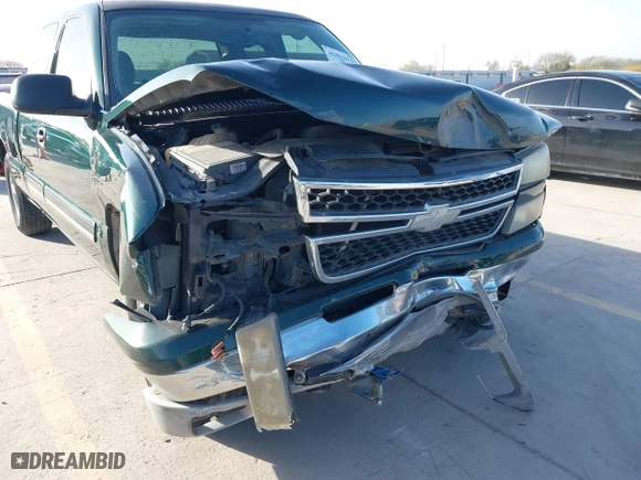 2006 Chevrolet Silverado 1500 LS with VIN 1GCEC19V46Z157794, listed as a IAAI auction lot 41810119 with 1 mi miles. Bid and sale history available at carsss.com. Image 6.