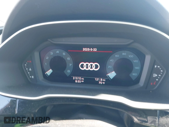 2024 Audi Q3 S line Premium z VIN WA1DECF35R1095131, wystawiony jako IAAI lot #42313681 z przebiegiem 31 510 mil mil oraz . Historia ofert i sprzedaży dostępna na DreamBid. Obrazek 7.