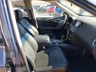 2013 Nissan Pathfinder SV with VIN 5N1AR2MM4DC631921, listed as a IAAI auction lot 41590825 with 140,059 mi miles. Bid and sale history available at carsss.com. Image 5.