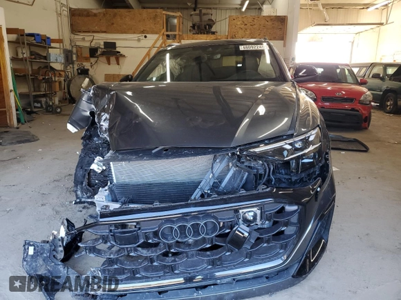 2024 Audi SQ8 Premium Plus z VIN WA1AWBF17RD008918, wystawiony jako Copart lot #48092245 z przebiegiem 14 211 mil mil oraz Szkoda całkowita • Salvage title. Historia ofert i sprzedaży dostępna na DreamBid. Obrazek 5.