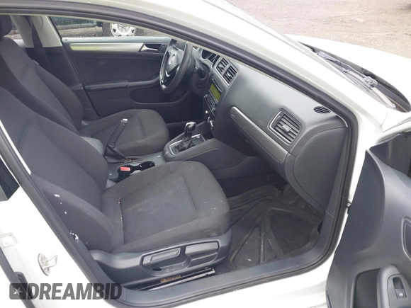 2015 Volkswagen Jetta SE с VIN 3VWD17AJ9FM283435, выставлен на аукционе IAAI как лот 42738541 с пробегом 102 601 миль миль и . История ставок и продаж доступна на DreamBid. Изображение 5.