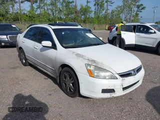 2007 Honda Accord EX с VIN 1HGCM56777A092507, выставлен на аукционе IAAI как лот 39059793 с пробегом 177 396 миль миль и . История ставок и продаж доступна на DreamBid. Изображение 1.
