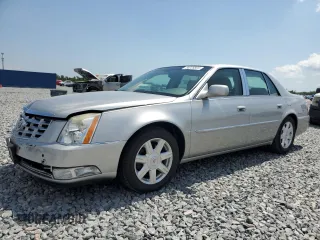 2007 Cadillac DTS V8 z VIN 1G6KD57Y07U222047, wystawiony jako Copart lot #56026865 z przebiegiem 53 004 mil mil oraz Szkody całkowita. Historia ofert i sprzedaży dostępna na DreamBid. Obrazek 1.