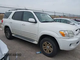 2007 Toyota Sequoia SR5 with VIN 5TDZT34A97S284626, listed as a IAAI auction lot 42062391 with 272,818 mi miles. Bid and sale history available at carsss.com. Image 1.
