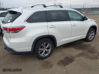 2014 Toyota Highlander XLE with VIN 5TDKKRFH0ES012481, listed as a IAAI auction lot 41687100 with 158,538 mi miles. Bid and sale history available at carsss.com. Image 4.