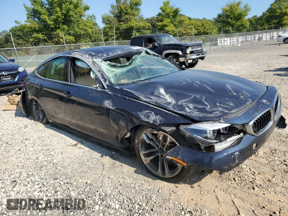 2018 BMW 3 Series 330i xDrive with VIN WBA8Z9C55JB220144, listed as a Copart auction lot 70318254 with 72,145 mi miles and Salvage Title. Bid and sale history available at carsss.com. Image 4.