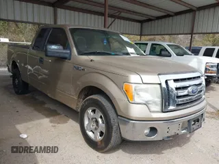2011 Ford F-150 XL with VIN 1FTFX1CF1BFC28441, listed as a IAAI auction lot 41701021 with 245,616 mi miles. Bid and sale history available at carsss.com. Image 1.