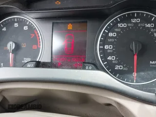 2011 Audi A4 Premium Plus z VIN WAUEFAFL0BN026421, wystawiony jako IAAI lot #42404826 z przebiegiem 210 201 mil mil oraz . Historia ofert i sprzedaży dostępna na DreamBid. Obrazek 7.