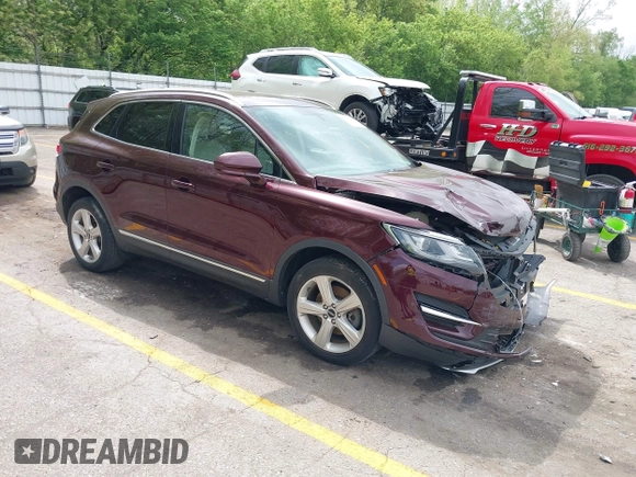 2018 Lincoln MKC Premiere z VIN 5LMCJ1C98JUL30207, wystawiony jako IAAI lot #42275853 z przebiegiem 51 206 mil mil oraz . Historia ofert i sprzedaży dostępna na DreamBid. Obrazek 1.