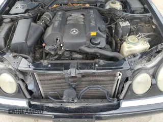 1999 Mercedes-Benz E 320 z VIN WDBJF65H4XA857249, wystawiony jako Copart lot #59337225 z przebiegiem 149 953 mil mil oraz Szkoda całkowita • Salvage title. Historia ofert i sprzedaży dostępna na DreamBid. Obrazek 11.