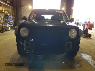 2014 Jeep Patriot Sport with VIN 1C4NJPBB4ED814453, listed as a Copart auction lot 52360025 with 110,848 mi miles and Salvage Title. Bid and sale history available at carsss.com. Image 5.