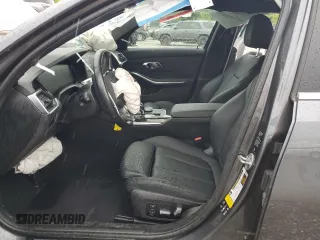 2021 BMW 3 Series 330i xDrive z VIN 3MW5R7J01M8B91830, wystawiony jako Copart lot #58572595 z przebiegiem Nie podano mil oraz Szkoda całkowita • Salvage title. Historia ofert i sprzedaży dostępna na DreamBid. Obrazek 7.