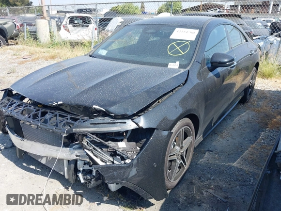 2025 Mercedes-Benz CLA 250 z VIN W1K5J4GBXSN481534, wystawiony jako IAAI lot #42254760 z przebiegiem 7 738 mil mil oraz . Historia ofert i sprzedaży dostępna na DreamBid. Obrazek 20.