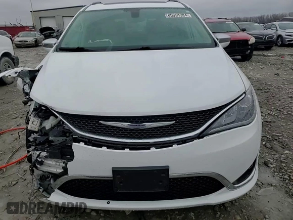 2020 Chrysler Pacifica Limited z VIN 2C4RC1GG6LR130835, wystawiony jako Copart lot #86351384 z przebiegiem 118 001 mil mil oraz Szkody całkowita. Historia ofert i sprzedaży dostępna na DreamBid. Obrazek 14.