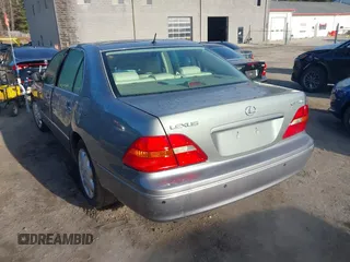 2001 Lexus LS 430 with VIN JTHBN30F710025252, listed as a IAAI auction lot 42004332 with 126,306 mi miles. Bid and sale history available at carsss.com. Image 3.