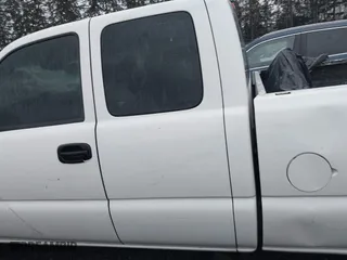 2006 Chevrolet Silverado 1500 LS with VIN 1GCEC19V46E234140, listed as a IAAI auction lot 41481122 with 290,635 mi miles. Bid and sale history available at carsss.com. Image 14.