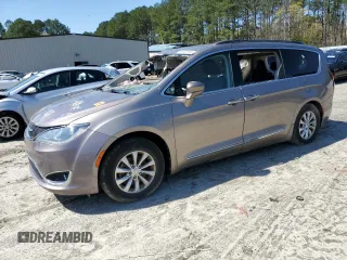 2017 Chrysler Pacifica Touring L z VIN 2C4RC1BG2HR670228, wystawiony jako Copart lot #50120165 z przebiegiem 51 845 mil mil oraz Szkoda całkowita • Salvage title. Historia ofert i sprzedaży dostępna na DreamBid. Obrazek 1.