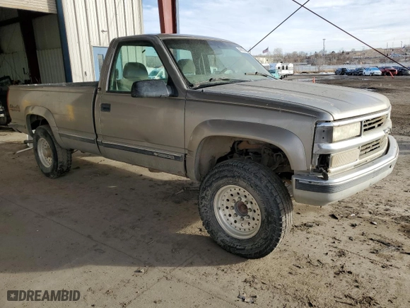2000 Chevrolet C/K 2500 with VIN 1GCGK24R5YR107646, listed as a Copart auction lot 46665945 with NaN miles and Clean Title. Bid and sale history available at carsss.com. Image 4.