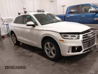 2020 Audi Q5 Premium Plus with VIN WA1BNAFYXL2055300, listed as a IAAI auction lot 41647004 with 66,473 mi miles. Bid and sale history available at carsss.com. Image 1.