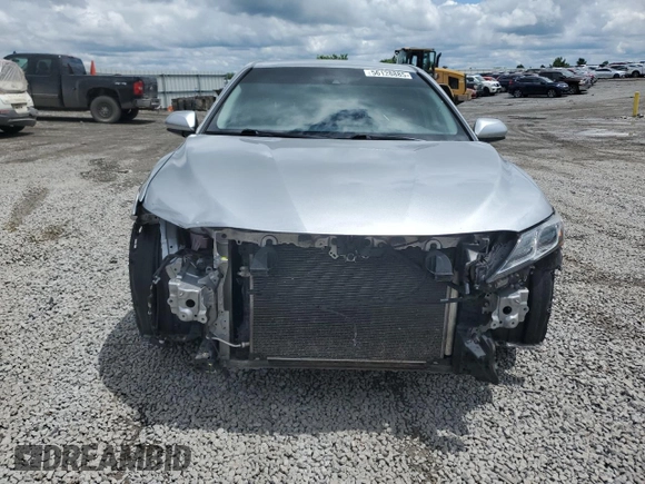 2020 Toyota Camry SE z VIN 4T1G11AK3LU928461, wystawiony jako Copart lot #56128885 z przebiegiem 103 559 mil mil oraz Szkoda całkowita • Salvage title. Historia ofert i sprzedaży dostępna na DreamBid. Obrazek 5.