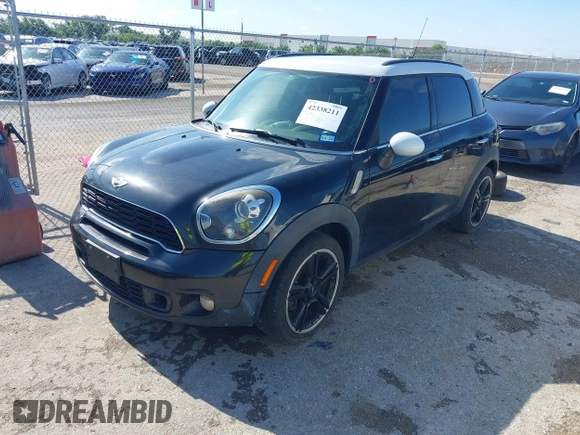 2014 MINI Countryman S z VIN WMWZC3C50EWP51835, wystawiony jako IAAI lot #42338211 z przebiegiem 137 371 mil mil oraz . Historia ofert i sprzedaży dostępna na DreamBid. Obrazek 2.