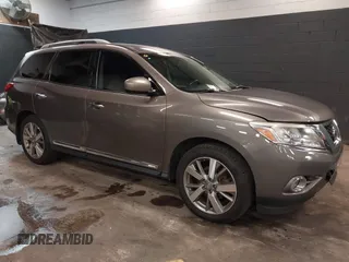 2013 Nissan Pathfinder SV with VIN 5N1AR2MM9DC689684, listed as a IAAI auction lot 41749471 with 162,065 mi miles. Bid and sale history available at carsss.com. Image 1.